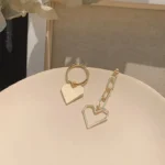 Asymmetrical Heart Stud Earrings3